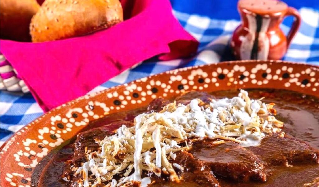 Don Goyo - Enchiladas de Mole Rojo